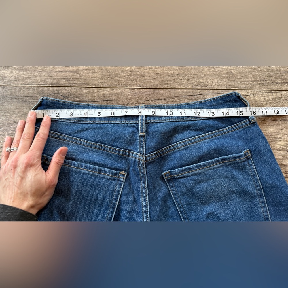 Old Navy high rise wide leg jeans. Size 10P, 28" inseam. EUC, like new. - Picture 3 of 7